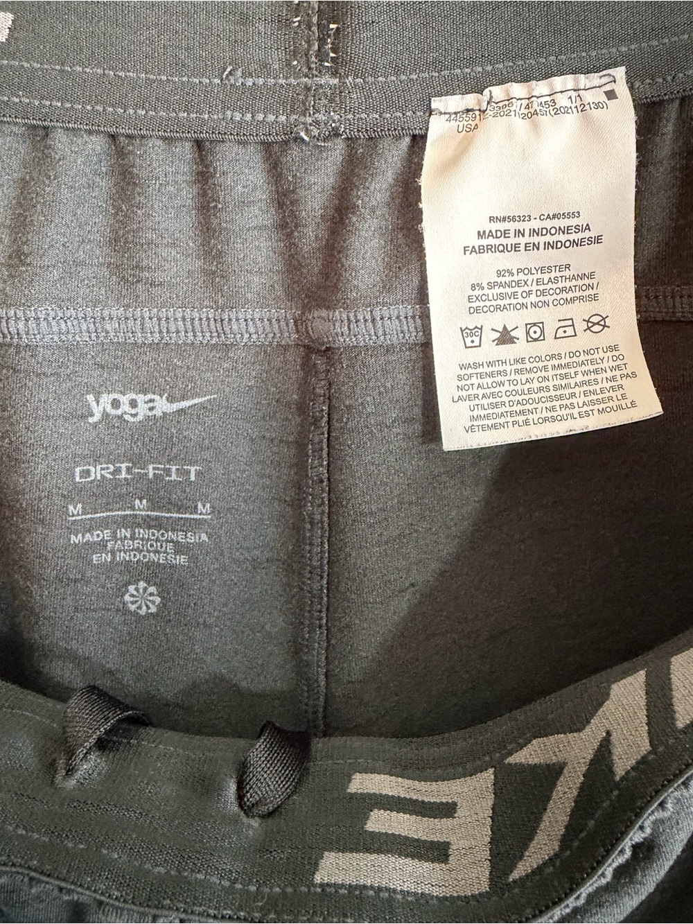 Nike Men’s Dri-FIT Yoga Jogger Pants Black Medium - Picture 6 of 9